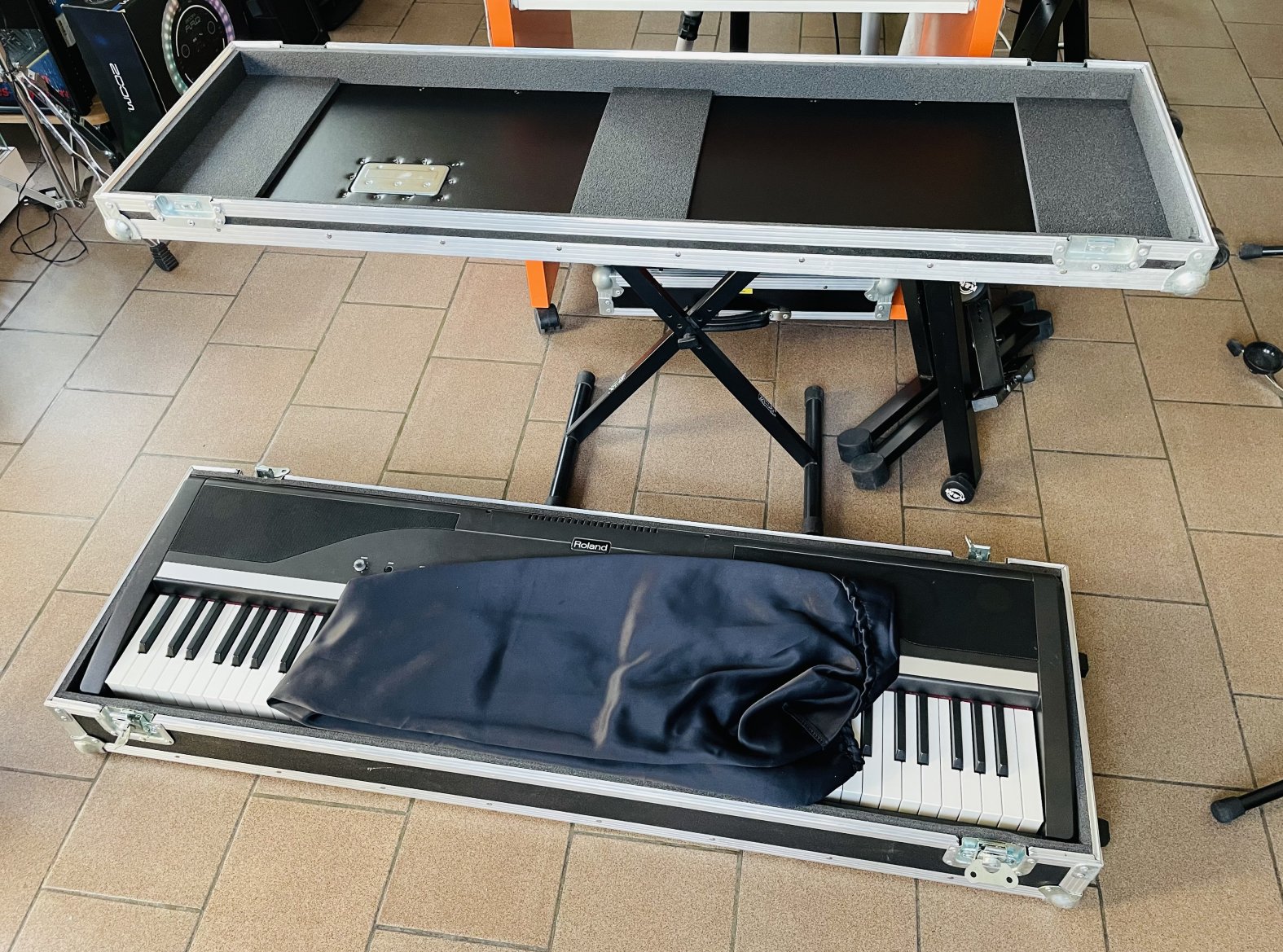 Valise pour piano numérique 88 touches Thon Case – Au Son Vert
