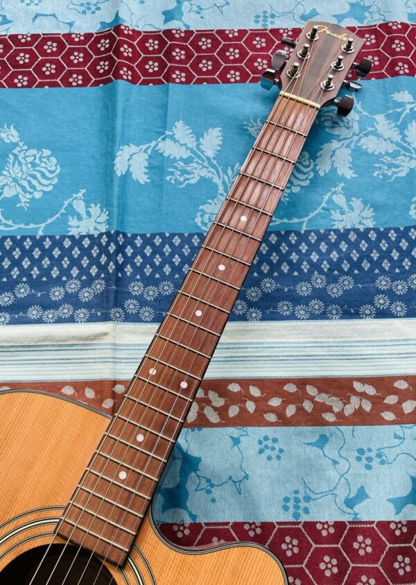 Guitare électro-acoustique Fender DG-14 SCE TF n°CC02109790, cordes et chevilles neuves – Image 3