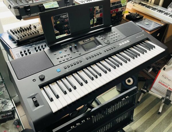 Clavier arrangeur Yamaha PSR E473 n°EDH480110146, alim Yamaha – Image 2