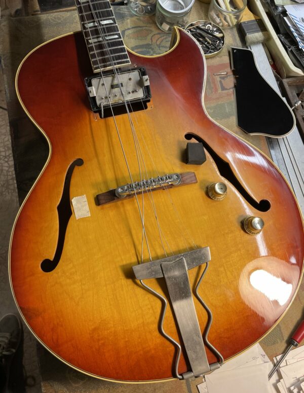 Guitare électrique vintage Gibson ES-175 sunburst n°341212 (1965, USA), étui Guild, révisions luthiers THEBE et AMAL (mai 2025) – Image 19
