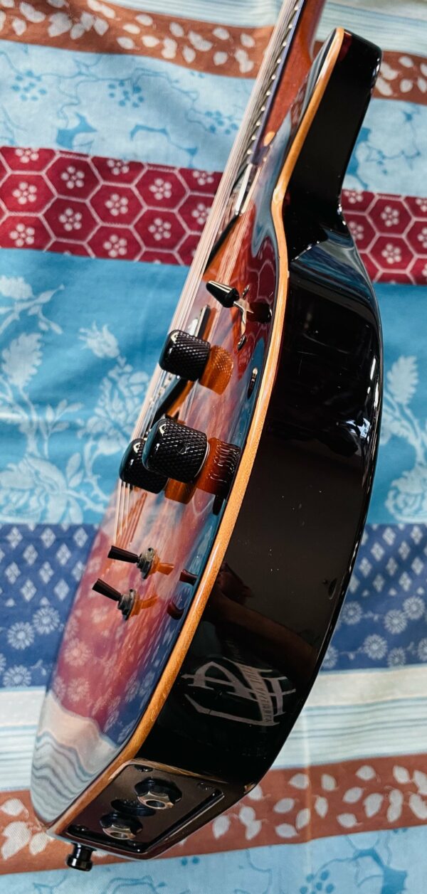 Guitare électrique Godin LGX-SA lightburst flame AAA n°01432225AA (2001, Canada), housse Godin – Image 5