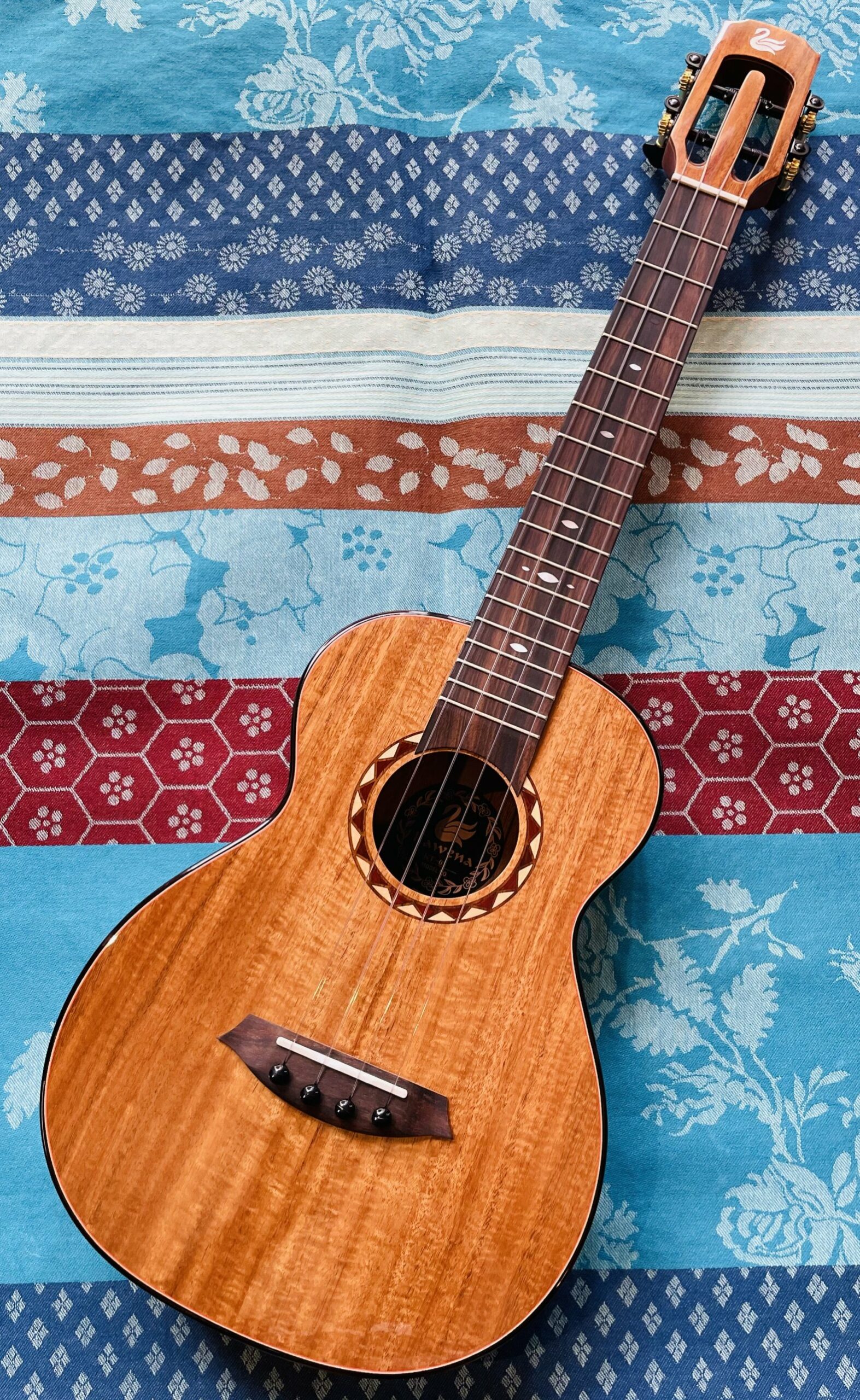 Ukulélé comme neuf Kawena KT03, Koa massif, belle housse d’origine