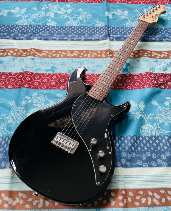 Guitare électrique Line 6 Variax 300 n°05100433, accessoires, housse, révisée luthier Caro