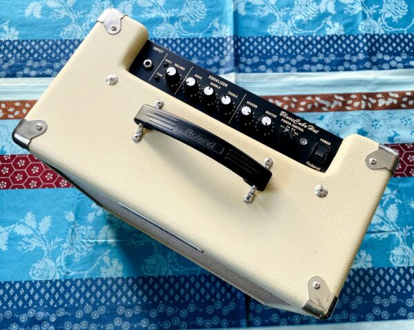 Ampli guitare Roland Blues Cube Hot Vintage Blond n°Z5J3443, alim – Image 2