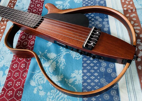 Guitare de voyage électro-classique Yamaha SLG200N NT/02 nylon n°11K26C126, housse d’origine, notice, bloc alim, réglée luthier Amal (15.05.25) – Image 3