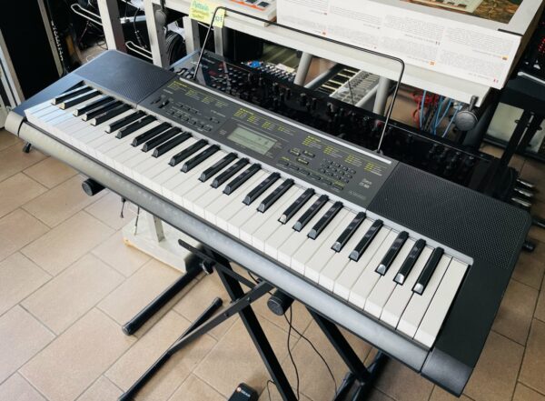 Clavier arrangeur Casio CTK2200 n°822ADK739017727, porte partition, alim