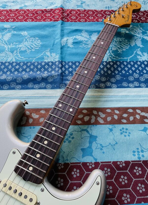Guitare électrique Fender Stratocaster Robert Cray signature n°MX23065817 (2023, Mexico), jack, housse Fender, achat Thomann 23.10.23 – Image 3