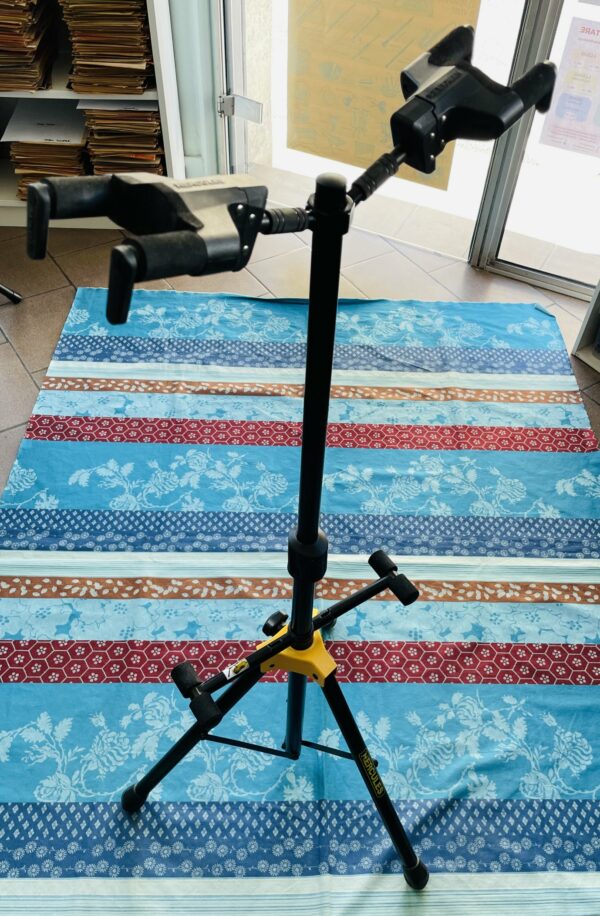 Stand Hercules deux guitares GS422B
