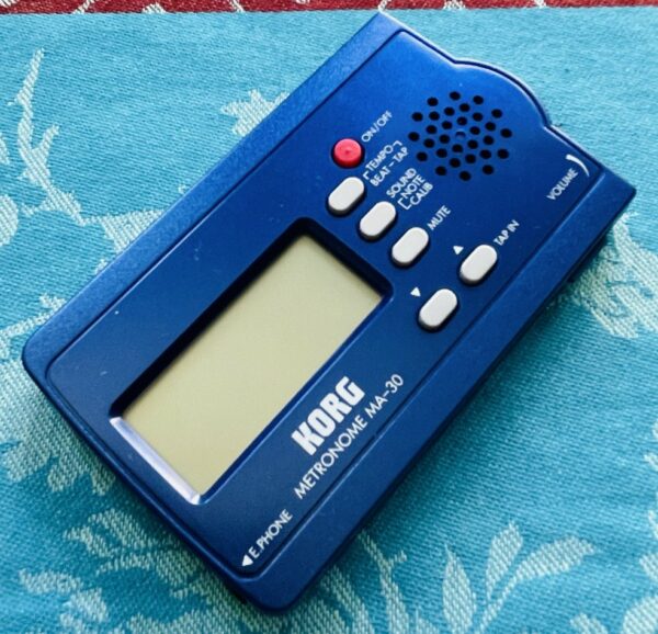 Accord chromatique Korg MA-30, pile