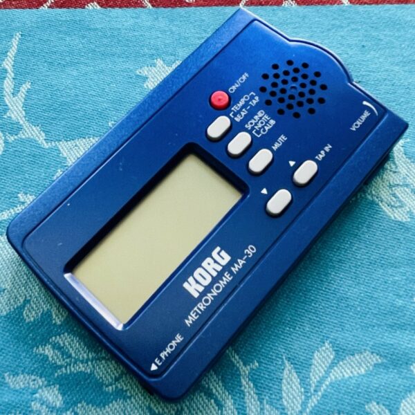 Accord chromatique Korg MA-30, pile