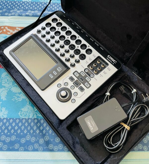 Console numérique QSC Touch Mix 16 n°LAHO60515, alim, housse QSC, notice Française – Image 8