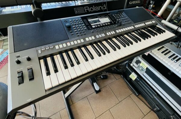 Clavier arrangeur Yamaha PSR-S770 n°ECW001864, housse Gewa, porte partition, notice. – Image 2