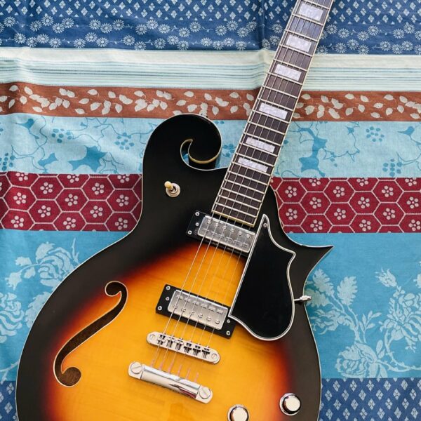 Guitare électrique Eastwood 1975 Morris The Cosey sunburst n°1602852 (2016, Korea)