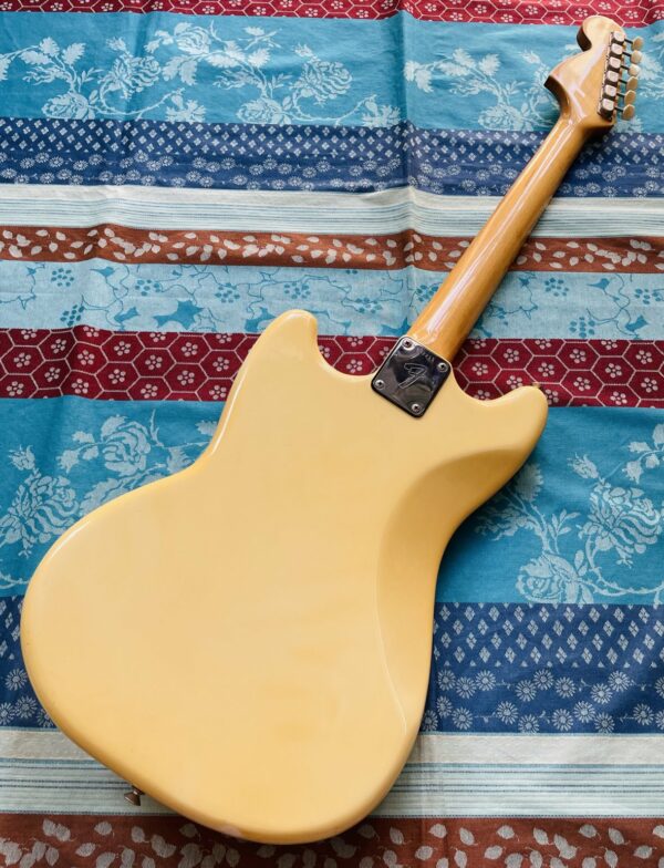Guitare électrique Fender Mustang Olympic White n°63215 (1975, USA), étui Gator, révision Luthier Vignau La Quinte Altérée – Image 7