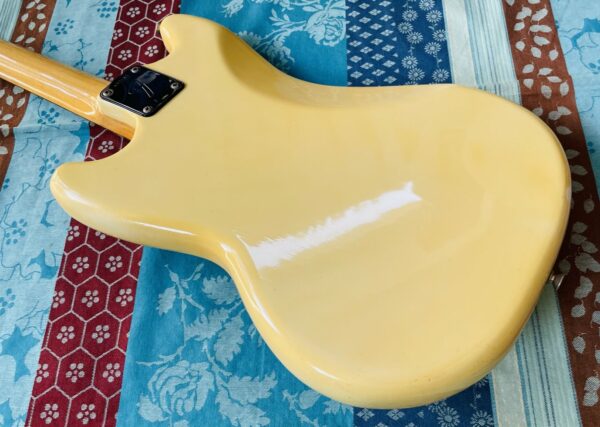 Guitare électrique Fender Mustang Olympic White n°63215 (1975, USA), étui Gator, révision Luthier Vignau La Quinte Altérée – Image 8