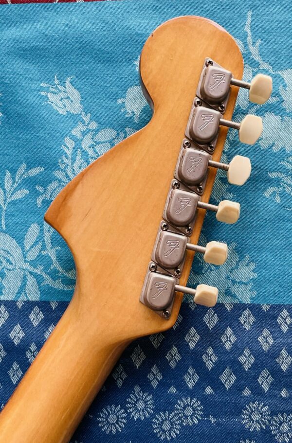 Guitare électrique Fender Mustang Olympic White n°63215 (1975, USA), étui Gator, révision Luthier Vignau La Quinte Altérée – Image 9
