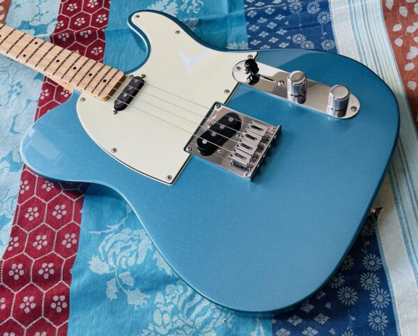 Rare guitare électrique 4 cordes Fender Tenor Tele Lake Placid Blue n°MX1919391, housse Fender d’origine – Image 2