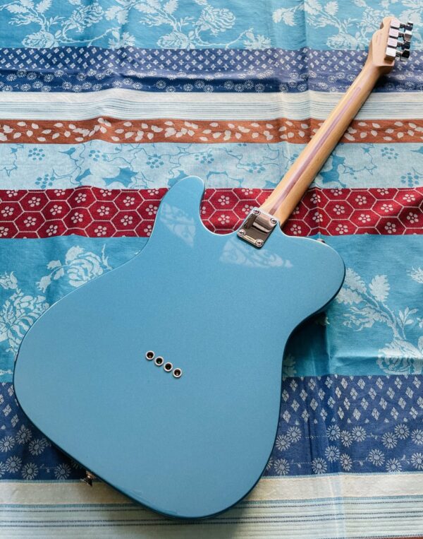 Rare guitare électrique 4 cordes Fender Tenor Tele Lake Placid Blue n°MX1919391, housse Fender d’origine – Image 6