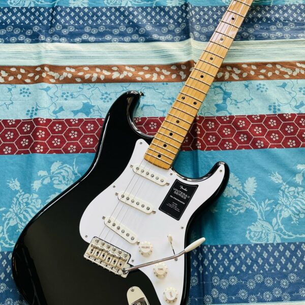 Guitare électrique Fender Vintera II 50’s Stratocaster black maple fingerboard n°MX23114483 (2023, Mexico), housse neuve Fender, facture Hurricaine avril 2025