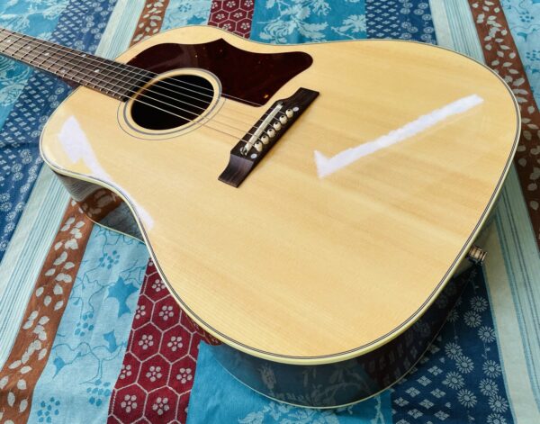 Guitare électro-acoustique Gibson 1960’s J-50 n°2174208 (2022, USA) modèle OCRS5060ANN, étui accessoires et certificat Gibson, micro ajouté K&K Pure Mini (luthier Thomas 30.06.25) – Image 2