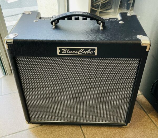Ampli guitare Roland Blues Cube Hot black n°Z4562110, alim, 0,5 W / 5 W / 15 W / Max 30W