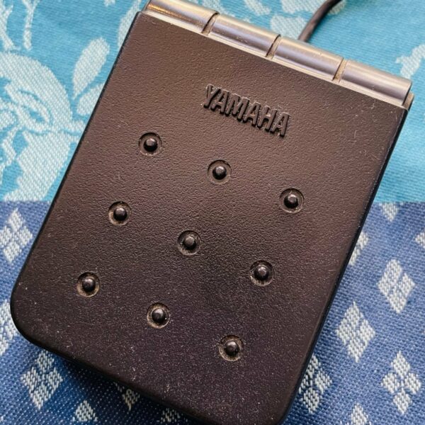 Pédale footswitch Yamaha DD-50 pour batterie électronique Yamaha DD-50