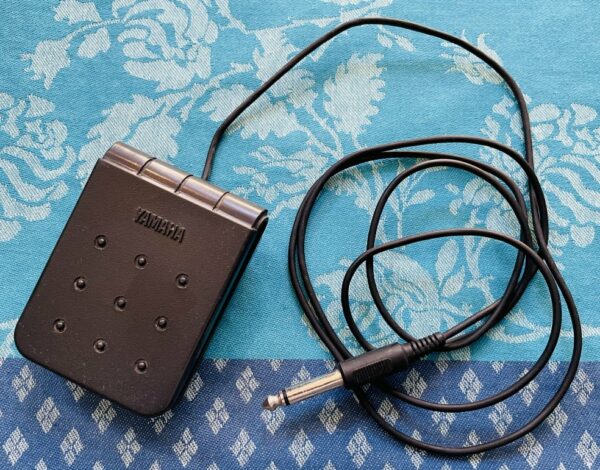 Pédale footswitch Yamaha DD-50 pour batterie électronique Yamaha DD-50 – Image 4