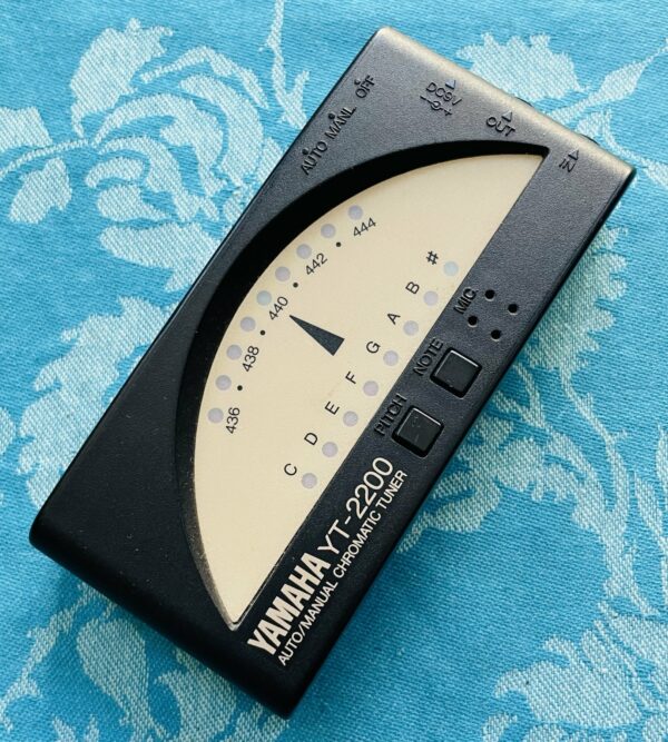 Accordeur chromatique Yamaha YT200 (sans pile 9V)