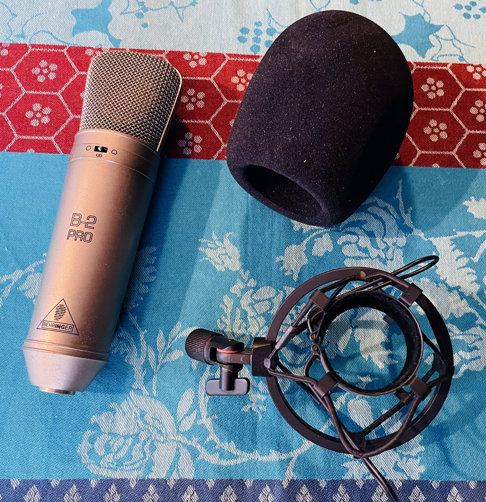 Microphone condensateur Behringer B-2 pro, mousse, fixation, bonnette