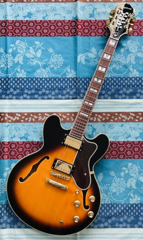 Guitare électrique Epiphone Sheraton II Pro Vintage Sunburst n°18112303251 (2018), étui Epiphone