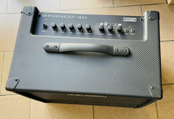 Amplificateur basse Fender Bronco 40 n°CMTK11200126, 40W – Image 4