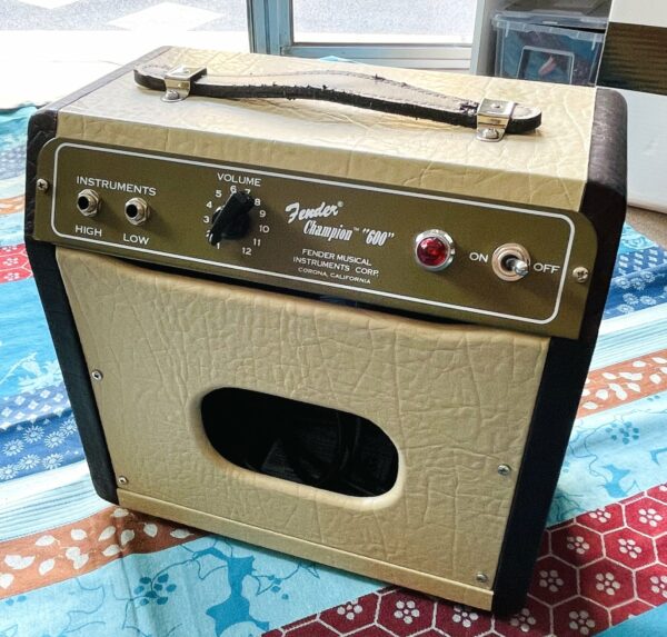 Ampli guitare lampe Fender Champion 600 n°722CAX014, 5W