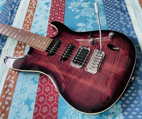 Guitare électrique Ibanez SA260 FM purple burst n°J11025079 – Image 2