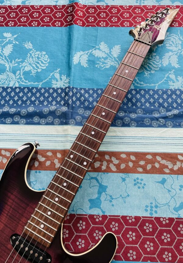 Guitare électrique Ibanez SA260 FM purple burst n°J11025079 – Image 3