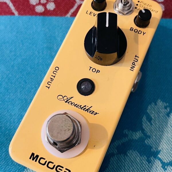 Pédale simulation guitare acoustique Mooer Acoustikar