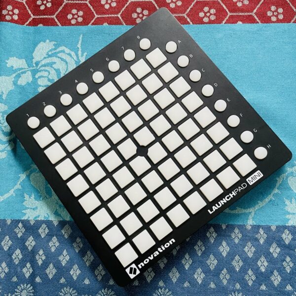 Novation Launchpad mini MK2 n°AS77154100492, boite d’origine, notice, stickers, Ableton 9