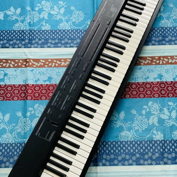 Clavier maitre Roland A-33 n°AK54357, sans alim