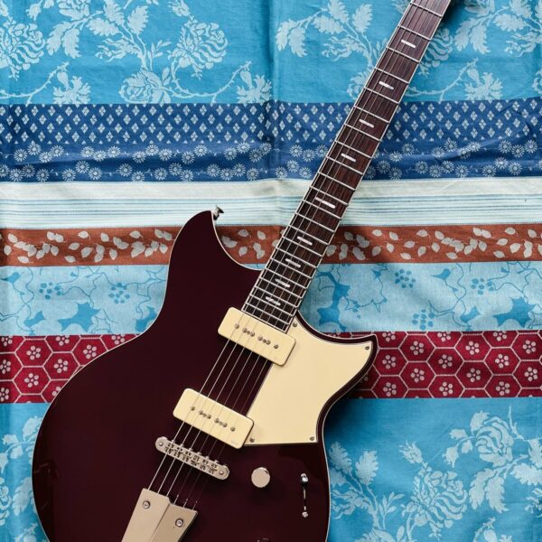 Guitare électrique Yamaha Revstar RSS02T Hot Merlot n°IJX253525, housse Yamaha Deluxe d’origine