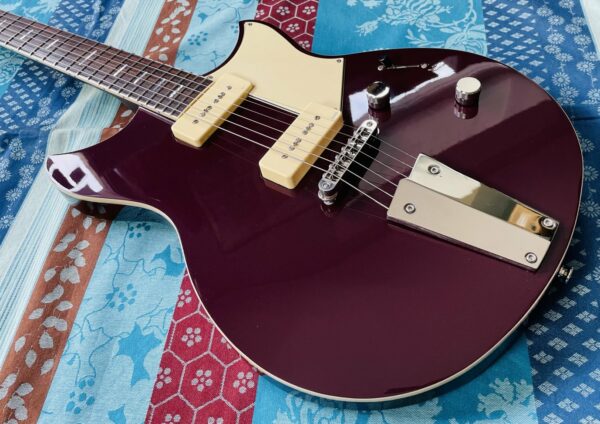 Guitare électrique Yamaha Revstar RSS02T Hot Merlot n°IJX253525, housse Yamaha Deluxe d’origine – Image 2