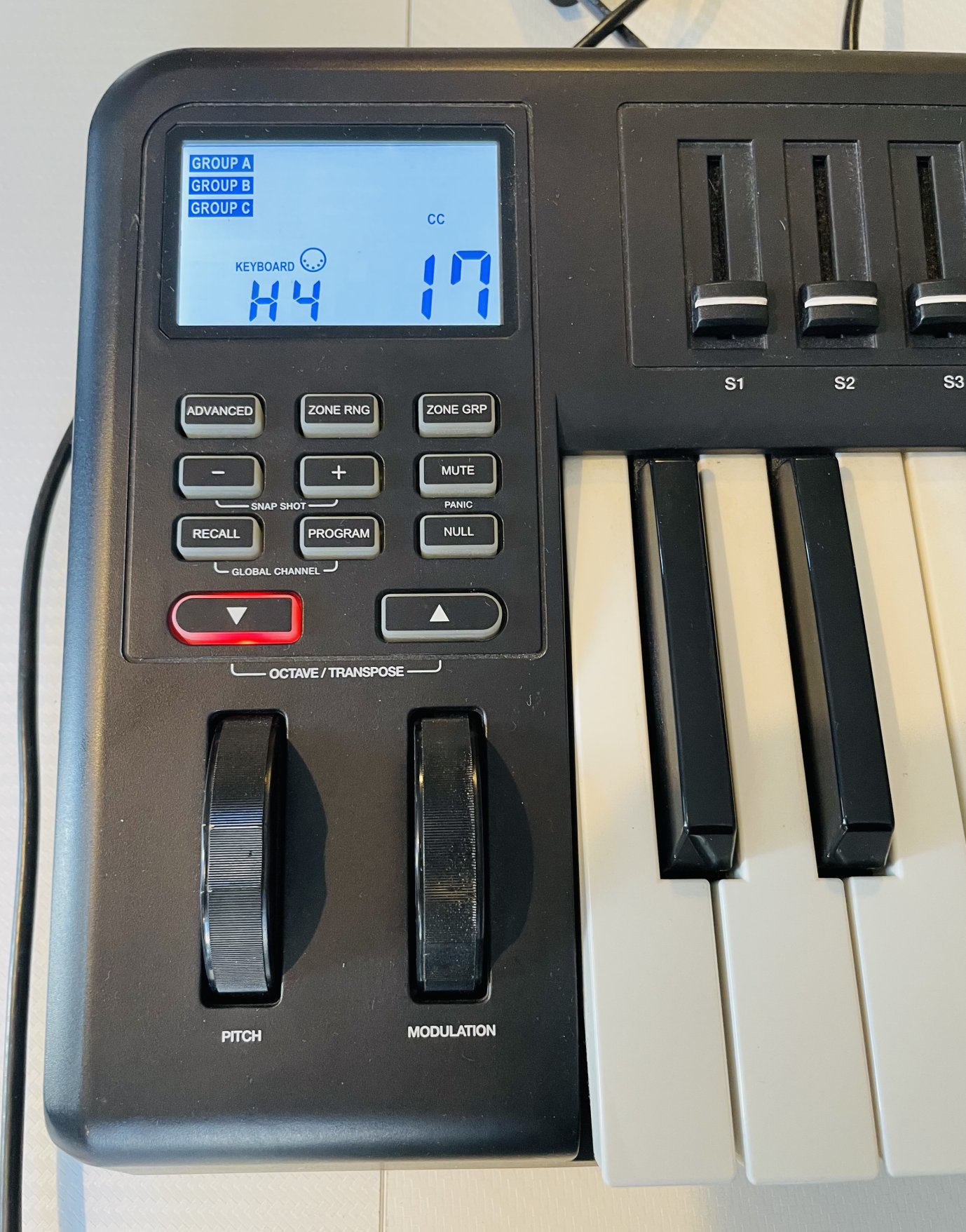 Clavier maitre Alesis QX61 n°BI1312139300054, carton d’origine, câble usb – Image 2