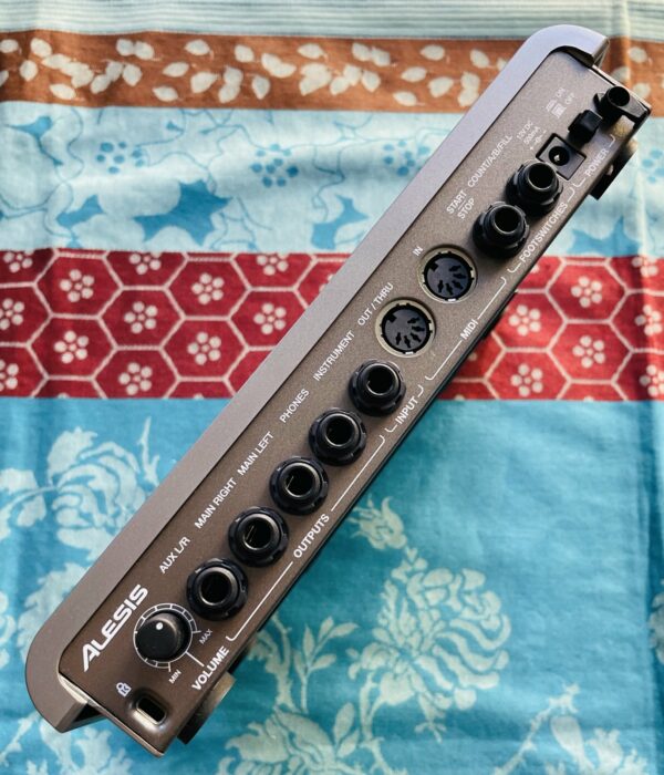 Boite à rythme et basse Alesis SR-18 n°A12102105765983, boite d’origine, alim – Image 3
