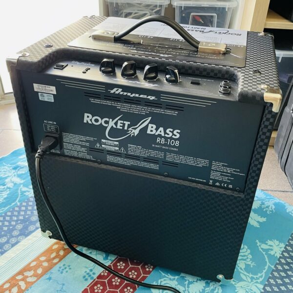 Alternative view of Ampli basse Ampeg Rocket bass RB-108 n°2112312F720051, alim, 30W