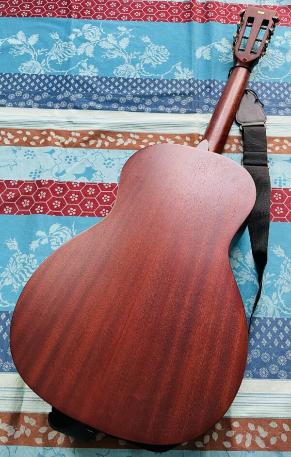 Guitare parlor Baton Rouge XII LS/P SCR Screwed Crimson n°8220501681, sangle – Image 3