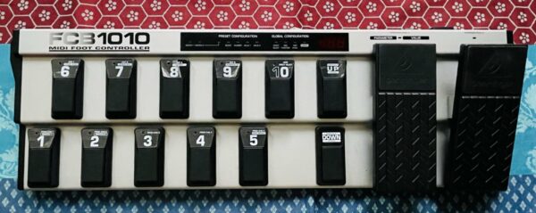 Pédalier contrôleur midi Behringer FCB1010 n°S1202283089, alim, 2 câbles midi 1.5M /5M – Image 2