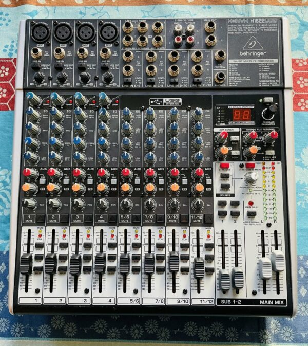 Table de mixage analogique Behringer Xenyx 1622 USB n°S221200455900, 2 équerres, boite d’origine, alim – Image 2