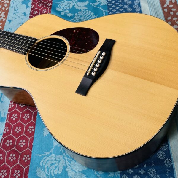 Alternative view of Guitare électro-acoustique Eastman ACTG2E-OV, housse Eastman, réglage luthier Amal (20.09.25)