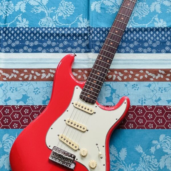 Guitare électrique Fender American Vintage II 1961 stratocaster rosewood fiesta red n° V2327184 (2023, USA), étui et certificat, réglage luthier Amal (20.09.25)