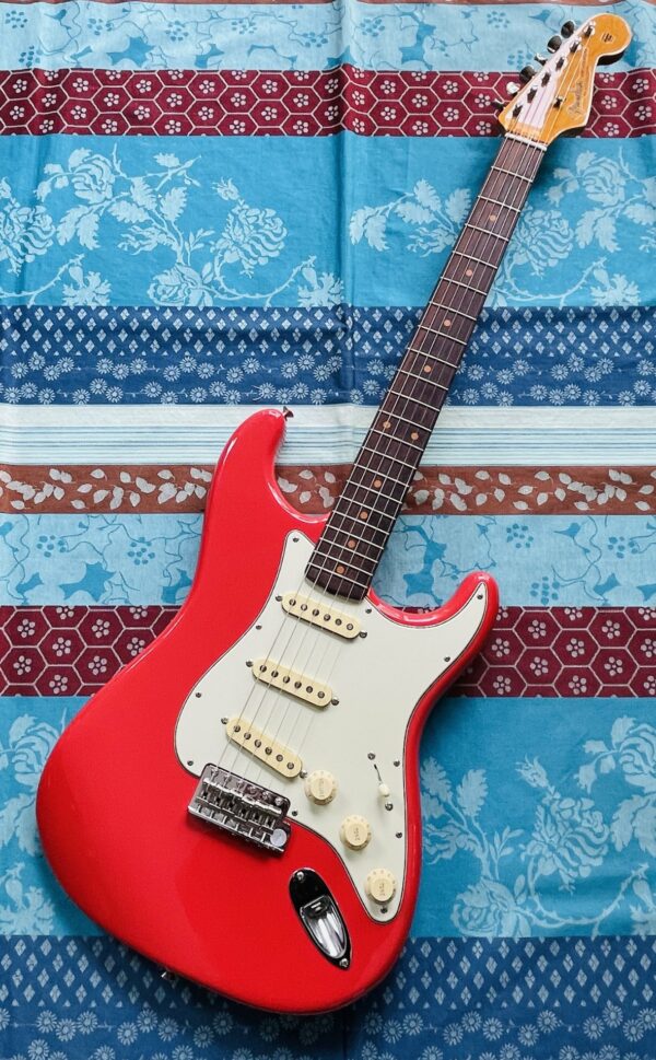 Guitare électrique Fender American Vintage II 1961 stratocaster rosewood fiesta red n° V2327184 (2023, USA), étui et certificat, réglage luthier Amal (20.09.25)