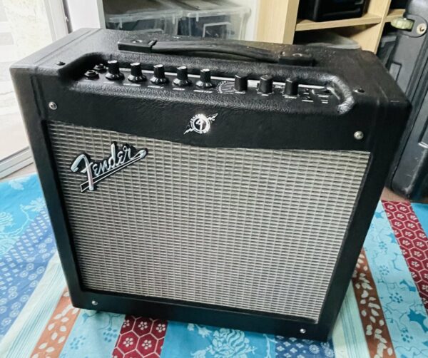 Amplificateur guitare Fender Mustang II V2 n°CGPG1401000, alim
