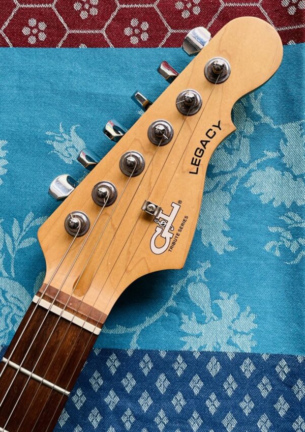 Guitare électrique G&L Legacy S-500 blue burst n°05068668, tribute Series, tige vibrato et 2 ressorts, réglée chez le luthier Amal (08.09.25) – Image 4